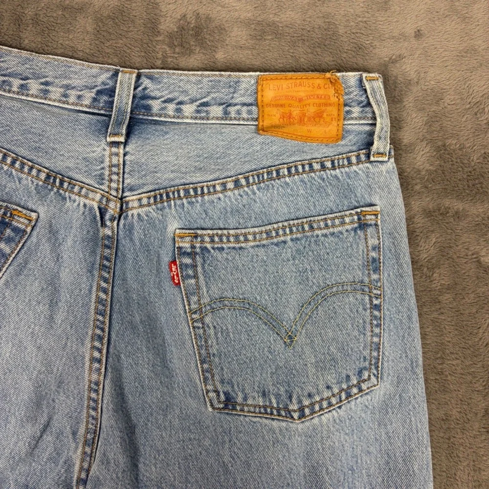 Levis Jeans Mens 32x28 Blue 501 Premium Logo Side Stripe Straight Leg Button Fly